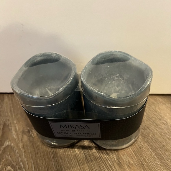 Pretty Mikasa Set of 2 LED Candles with Flickering Light- NWT - Picture 2 of 10
